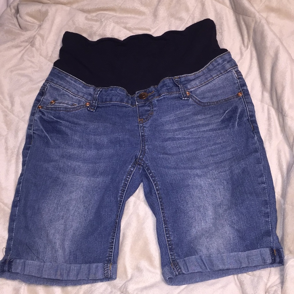 Planet Motherhood maternity bermuda Jean shorts